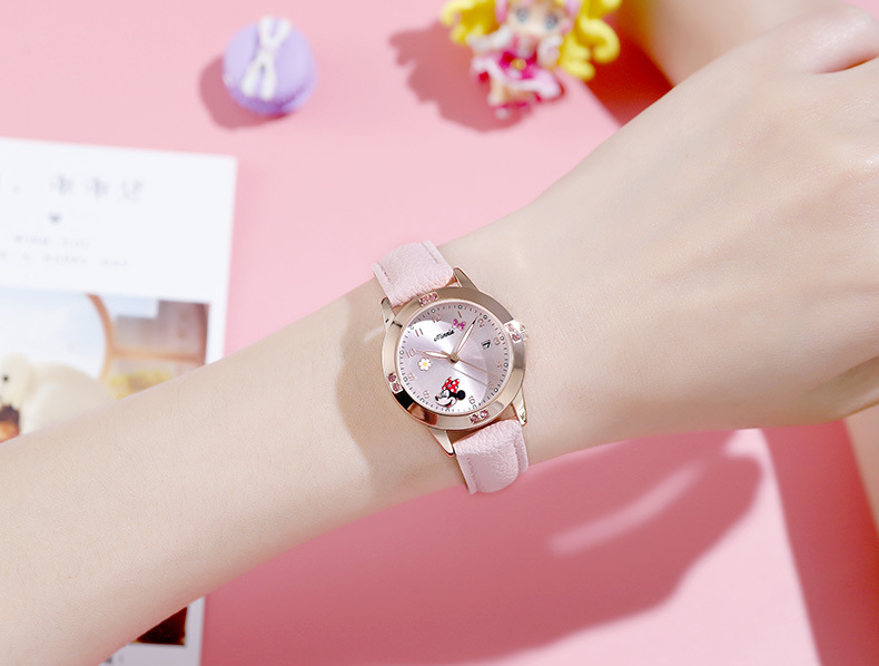 Đồng Hồ Đeo Tay Máy Quartz Dạ Quang In Hoạt Hình Disney Minnie Donald Bằng Thép Không Gỉ Dễ Thương Cho Bé Gái