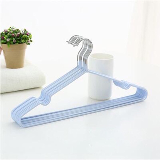 Combo 10 móc treo quần áo chất liệu bền chắc thiết kế tiện dụng