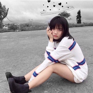 Áo kẻ chữ kí siêu xinh