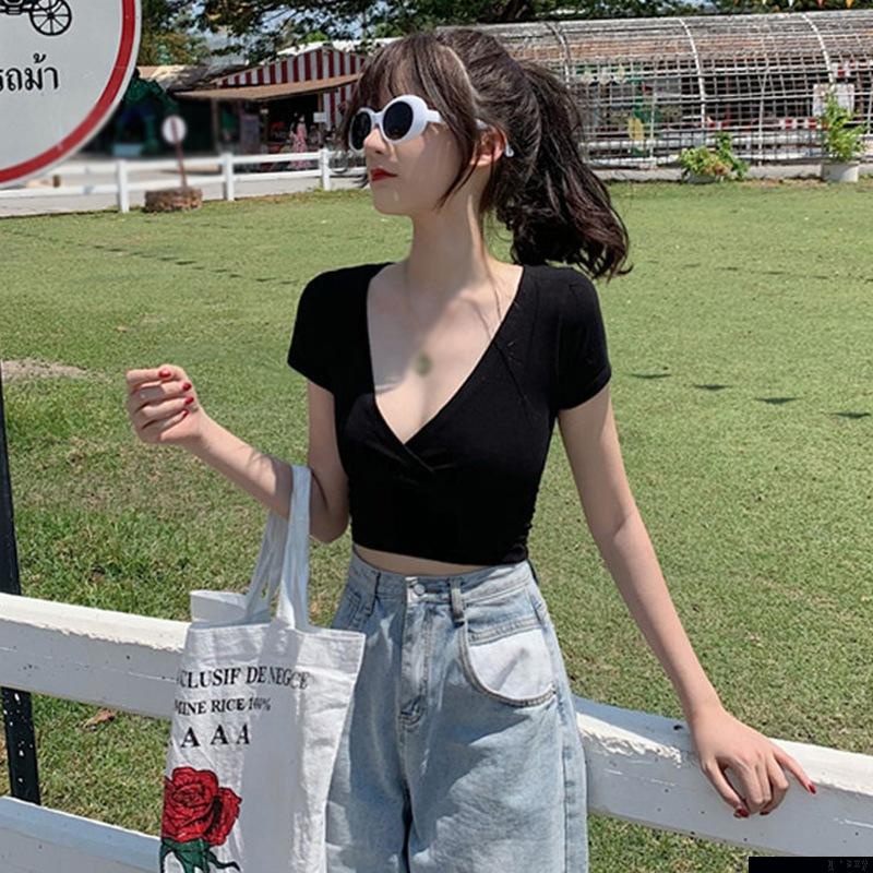 Áo thun lửng tay ngắn cổ chữ V màu sắc trẻ trung cho nữ