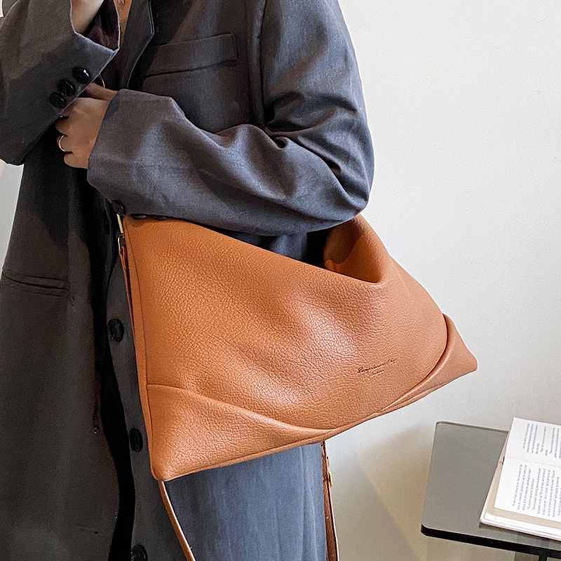 Túi Xách Đeo Vai Cỡ Lớn Phối Dây Xích Phong Cách Hàn Quốc Dành Cho Nữ