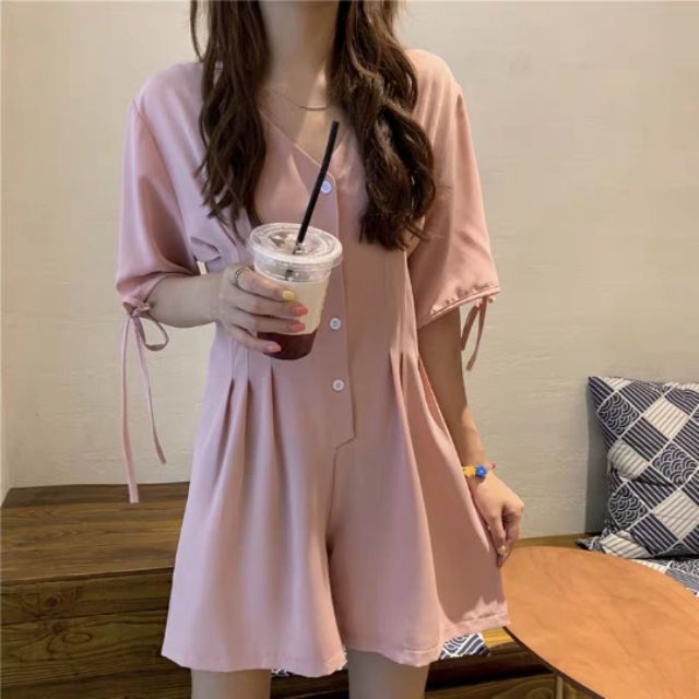 Order bộ jumpsuit cổ V bánh bèo