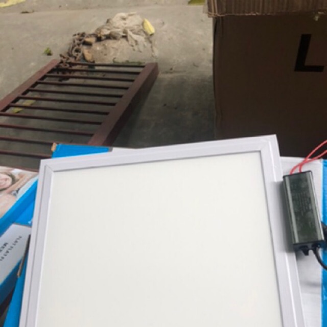 Đèn Panel 300x300mm công suất 18W 90 chip LED sơn tĩnh điên