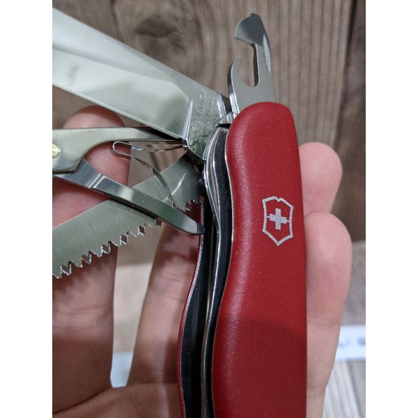 VICTORINOX OUTRIDER DỤNG CỤ ĐA NĂNG MỚI 100%