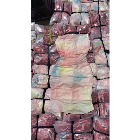 Đầm 2 dây thiết kế dưới loang màu