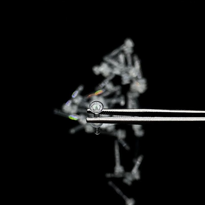 Khuyên tai thủy tinh Pyrex Glass kèm vòng silicon cố định