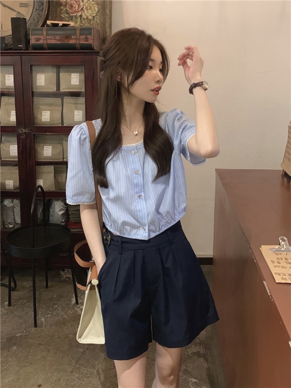 Set Áo Cổ Tròn Kẻ Sọc Phối Quần Short Lưng Cao Ống Rộng Thời Trang Cá Tính 54032