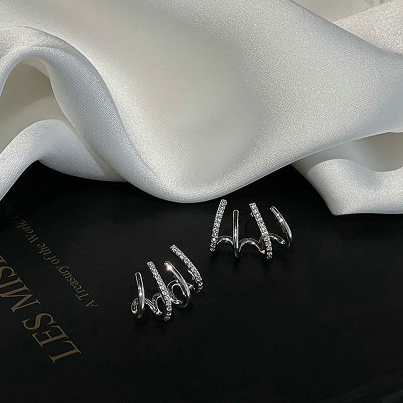 Khuyên tai Gmai đính pha lê thời trang phong cách Hàn Quốc