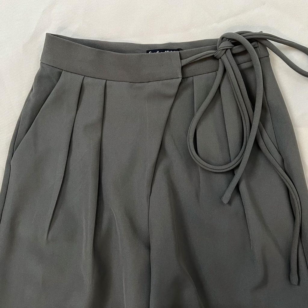 Quần ống rộng nữ lưng cao cạp cột dây dáng suông dài vải culottes form rộng màu xám RopPant - Sunstore