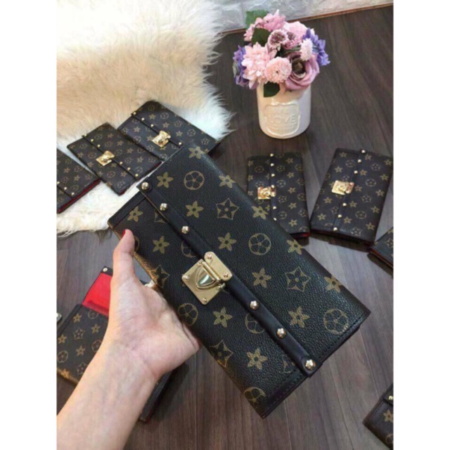 Ví Lv chất da đẹp