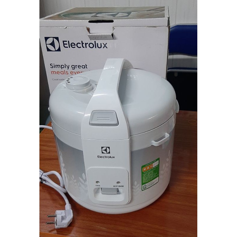 Nồi cơm điện Electrolux ERC 3305