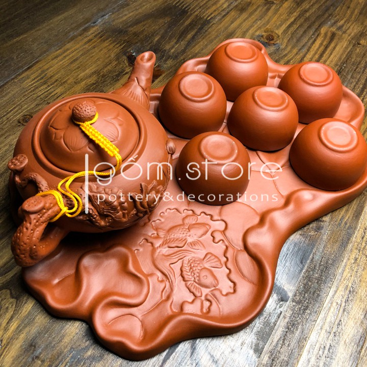 Ấm trà tử sa Bát Tràng đắp nổi hoa sen, kèm khay ấm chén hình chiếc lá sen | BigBuy360 - bigbuy360.vn