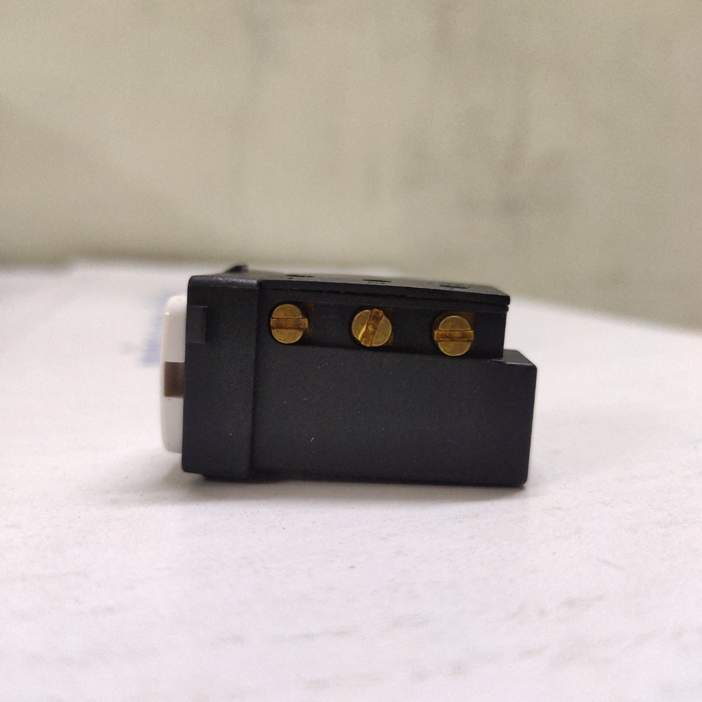 Hạt cầu chì ống 10A có đèn báo Sino A96BTD dùng cho mặt lỗ vuông Series S18A, ZENLOCK-S, S19, S186, S68, S66