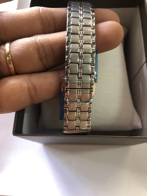 Đồng hồ nữ Omega, kính sapphire chống xước, chống nước tốt | BigBuy360 - bigbuy360.vn