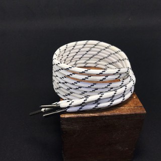 Dây giày trắng vằn đen