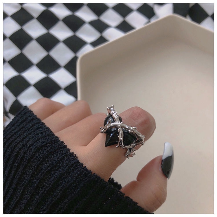 Nhẫn hở màu bạc hình trái tim có gai thời trang cho nữ