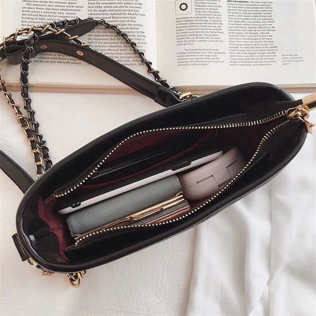 Túi đeo chéo dáng hobo đế cứng cực chất - TS81 | BigBuy360 - bigbuy360.vn