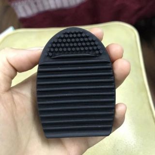 Miếng Silicon vệ sinh cọ trang điểm