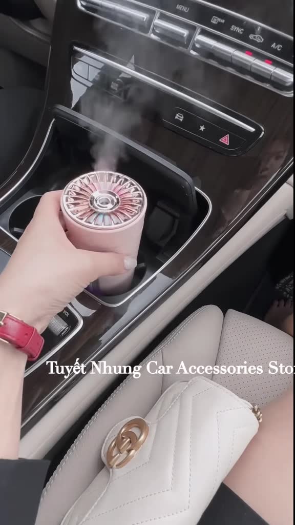 Máy xông tinh dầu ô tô Khuếch tán tinh dầu phun sương khử mùi | BigBuy360 - bigbuy360.vn