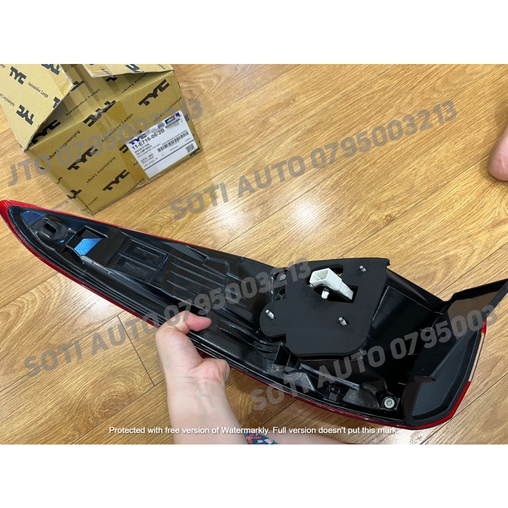 Đèn hậu Toyota Vios có LED