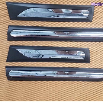 Nẹp sườn hông xe Toyota Fortuner 2017- 2021, 2022 bản to, nẹp trắng inox cao cấp