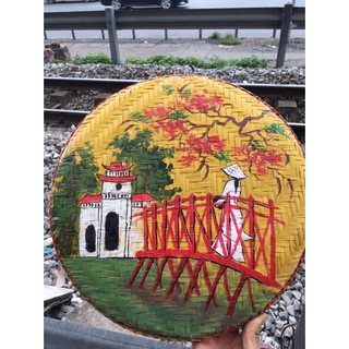 Vẽ tranh phong cảnh lên mẹt tre