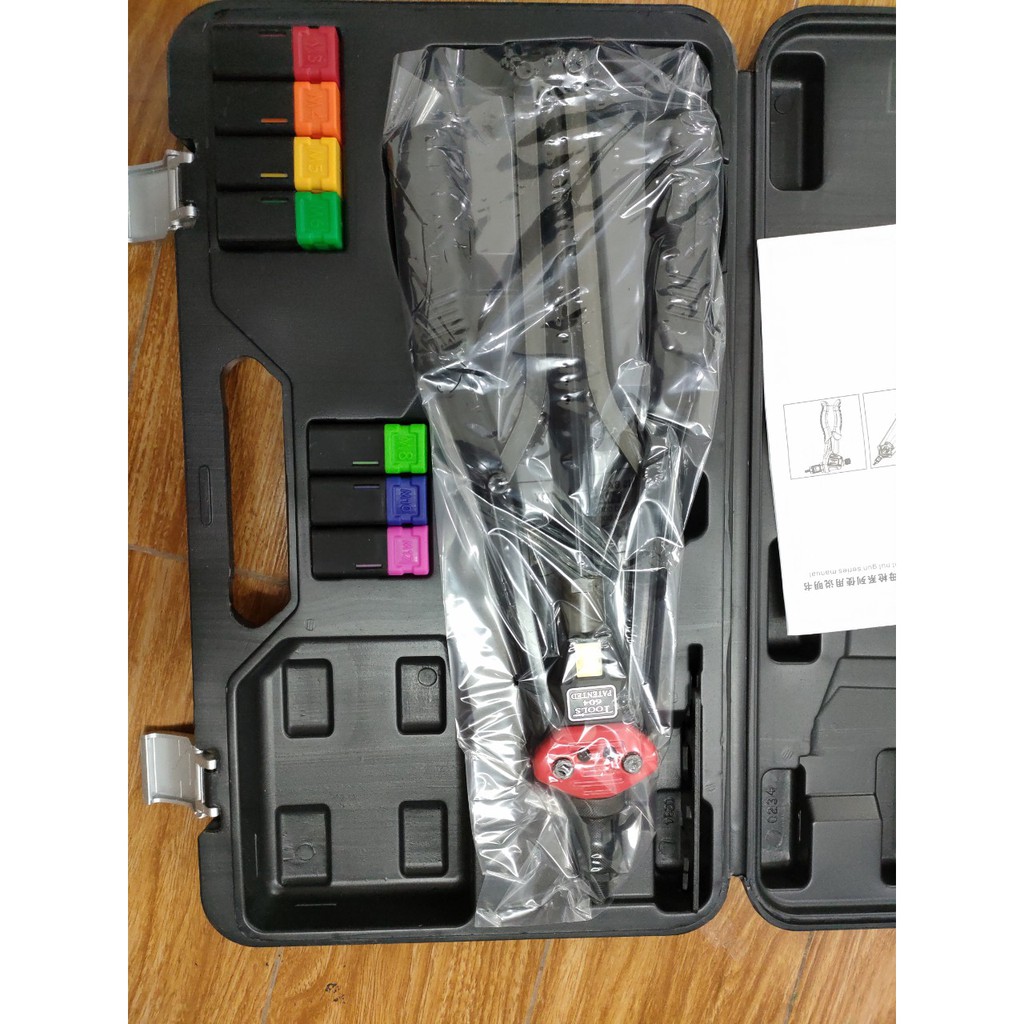 Kìm rút ốc tán PATENTED BT604 từ M3-M12 có hộp nhựa