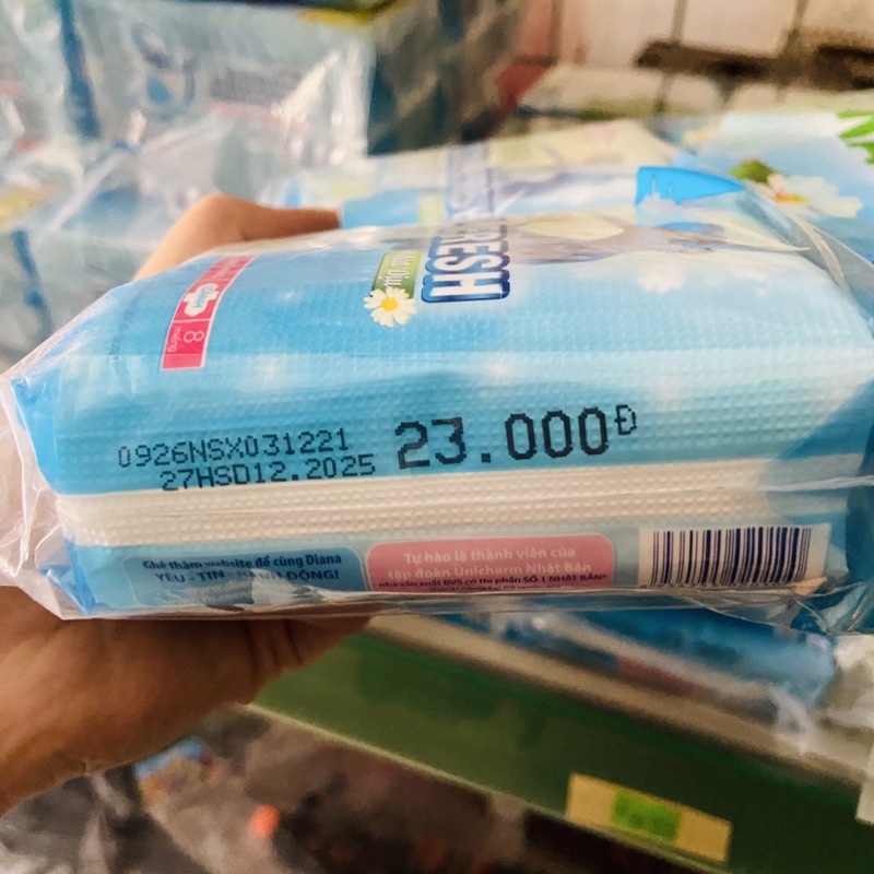 Băng vệ sinh Diana Sensi Cool Fresh chiết xuất Hoa Cúc mát dịu Siêu mỏng cánh , không cánh