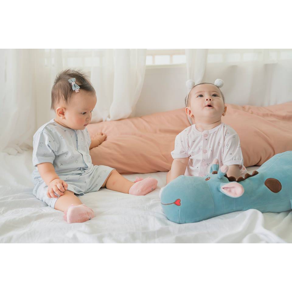 Bộ quần áo Miomio ngắn tay cài giữa 100% cotton mỏng mát