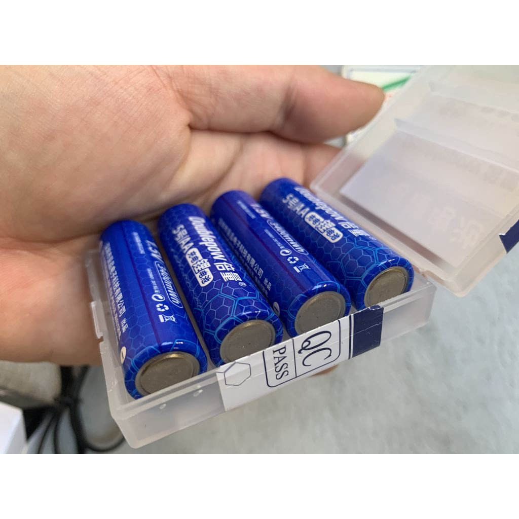 Bộ 4 pin sạc Doublepow 1.5V 3400mWh phiên bản 2022 kèm sạc pin DP-L156 LCD Type-C