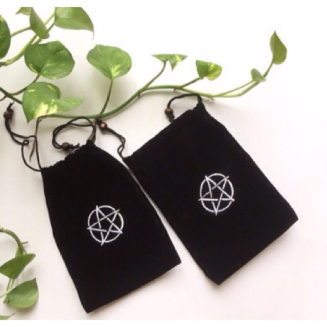 Túi vải nhung đen 12*18cm dây rút thêu hình sao đựng bài Tarot, trang sức, mỹ phẩm, điện thoại