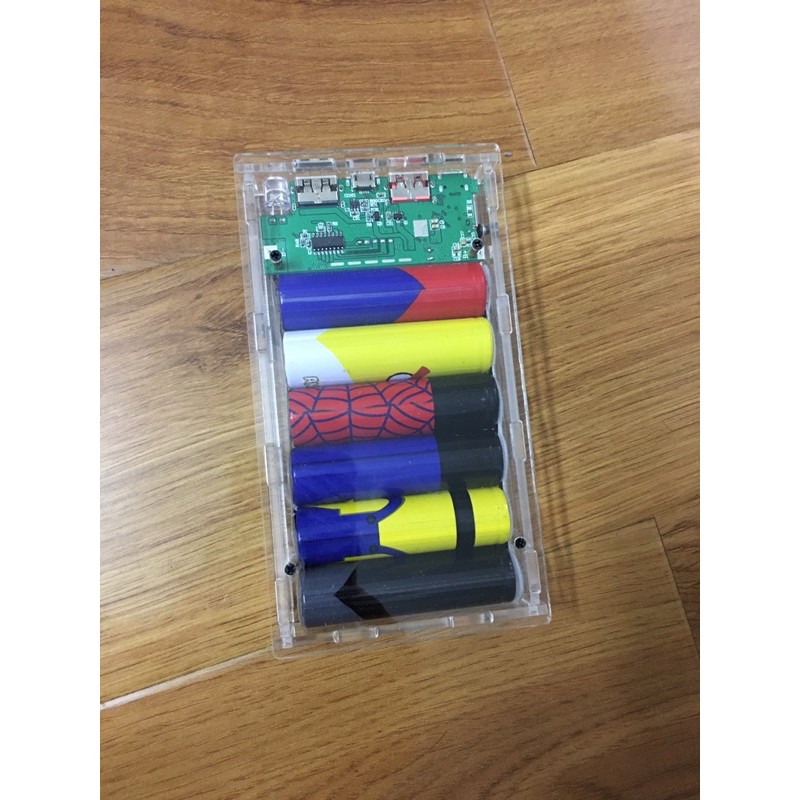 Box sạc dự phòng mica 6 cell QC3.0 trong suốt không pin