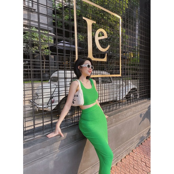 Set áo croptop sát nách + Chân váy body
