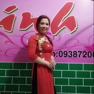 Áo dài truyền thống may sẵn thêu hoa nổi duy băng