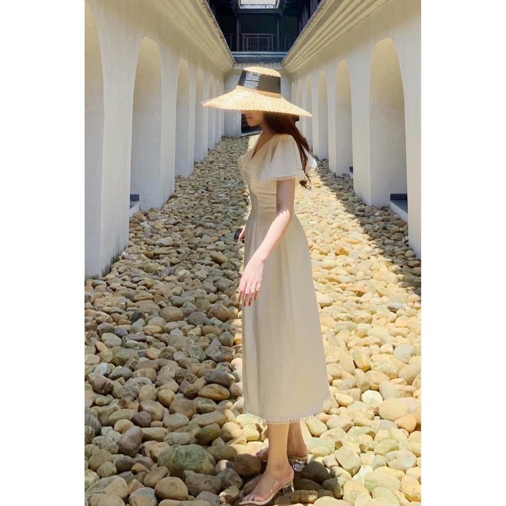 [Mã FATHANG5 giảm 10K đơn 50K]  Đầm Cổ Tim Viền Hoạ Tiết Ren Tròn (TRẮNG) | BigBuy360 - bigbuy360.vn