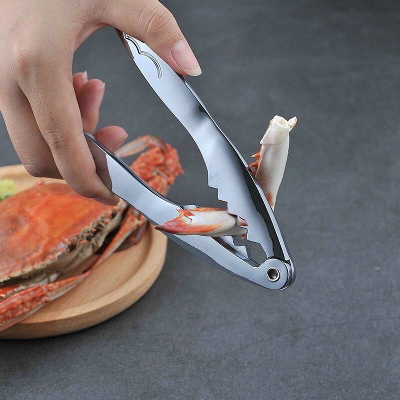 Bộ dụng cụ ăn hải sản 7 chi tiết.