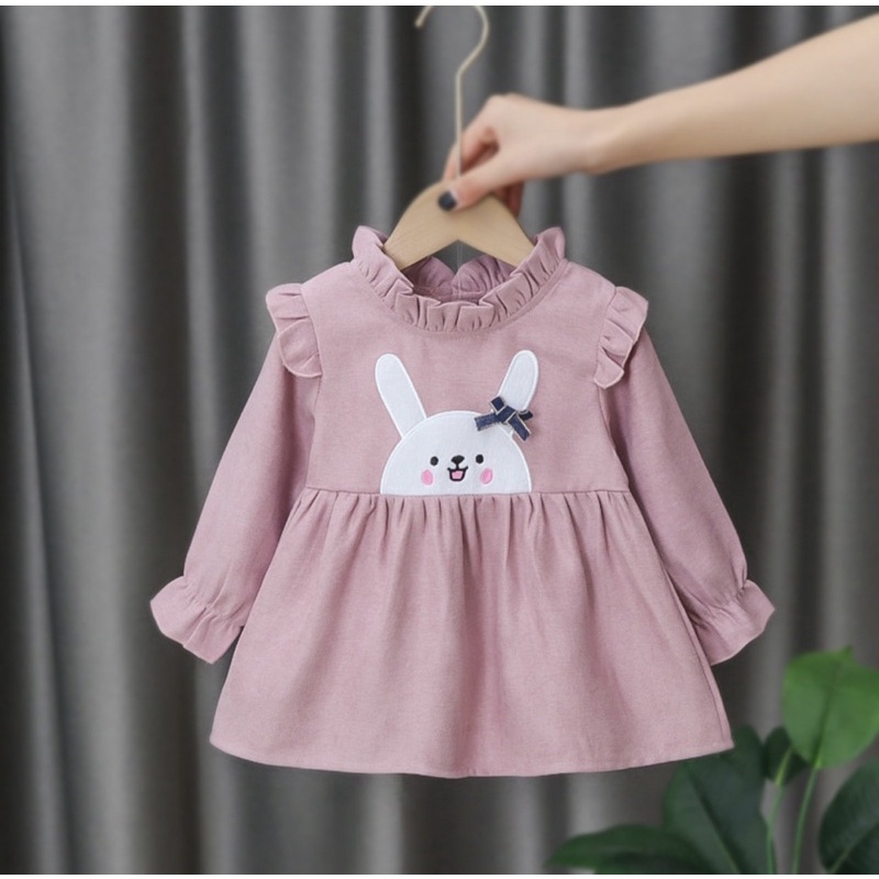Đầm hồng vỏ đỗ dài tay cho bé