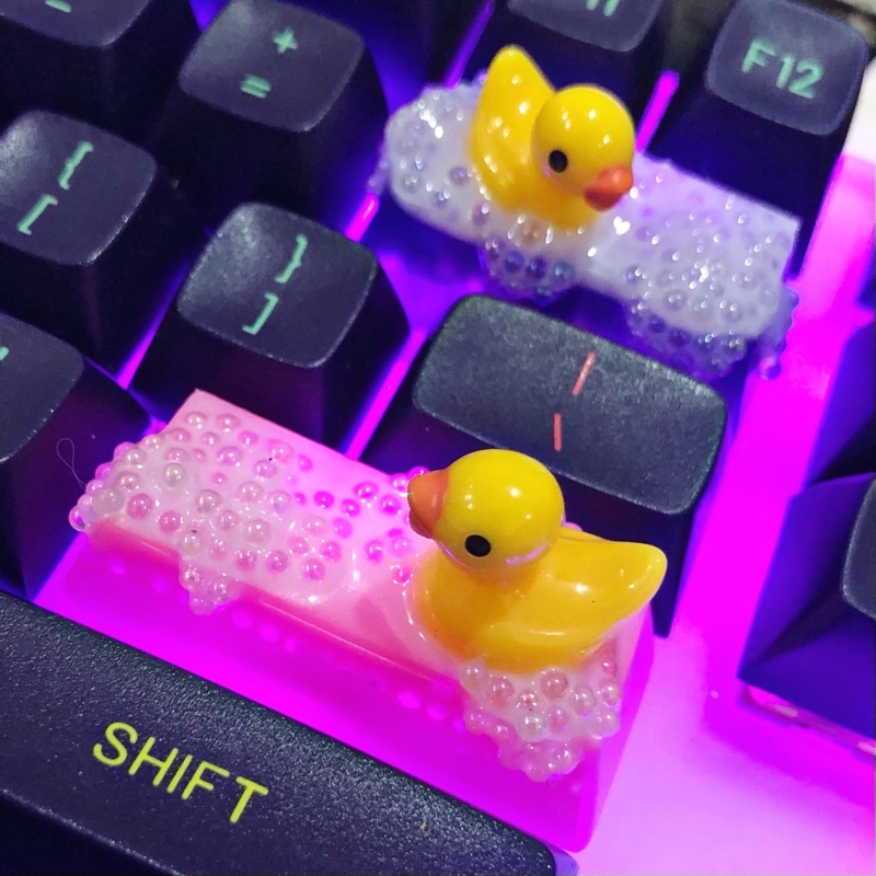 NÚT BÀN PHÍM / KEYCAP RESIN VỊT MŨ RUBBER DUCK