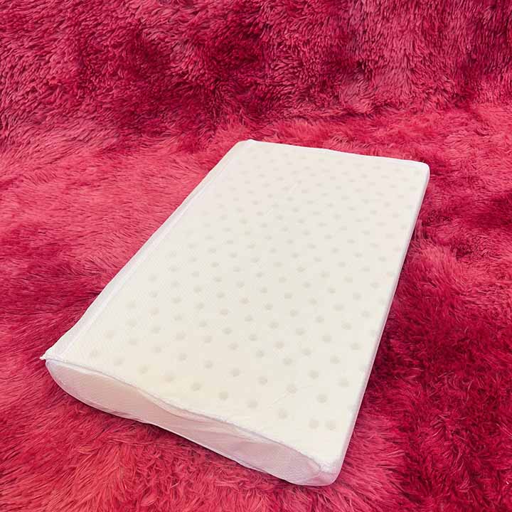 Gối cao su non cho bé tự nhiên chính hãng TOPAZ cao cấp có thiết kế lượn sóng và có lỗ thoáng khí giao hình ngẫu nhiên