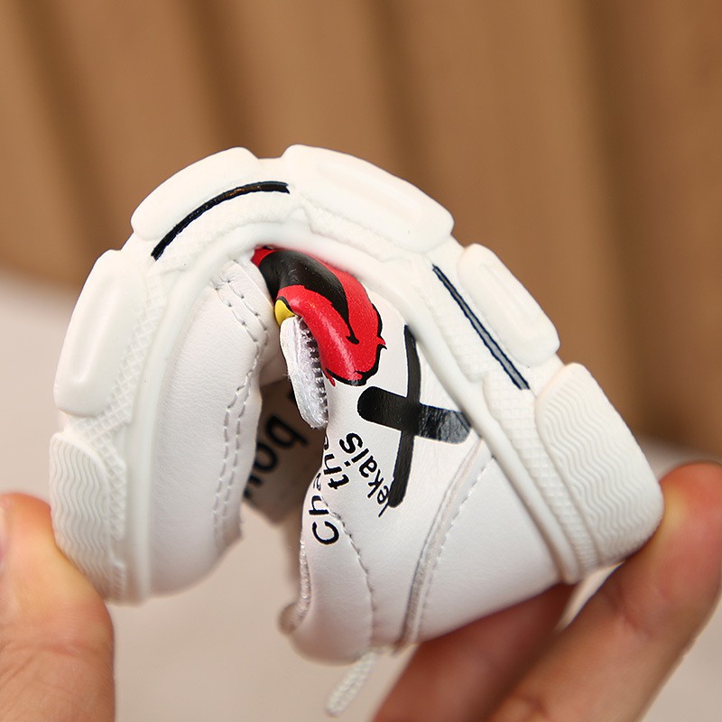 Giày sneaker thời trang cho bé từ 0-3 tuổi