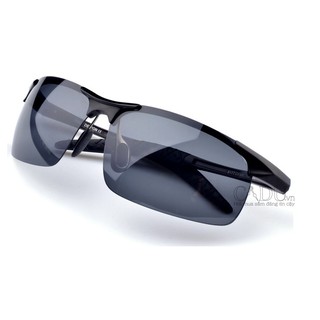Mắt kính râm đi phượt cho quý ông