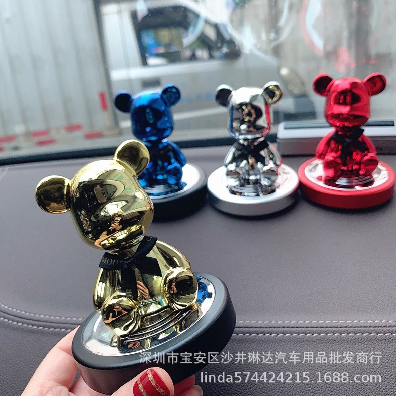 Bearbrick series - Gấu Sáp Thơm đặt trang trí taplo ô tô