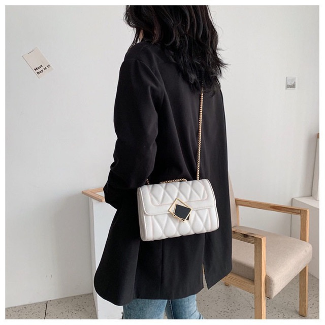 Túi xách nữ trần trám  đeo chéo  phối khóa kính nghiêng độc đáo trendy   TDC2113