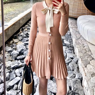 Váy len montoghi cổ nơ