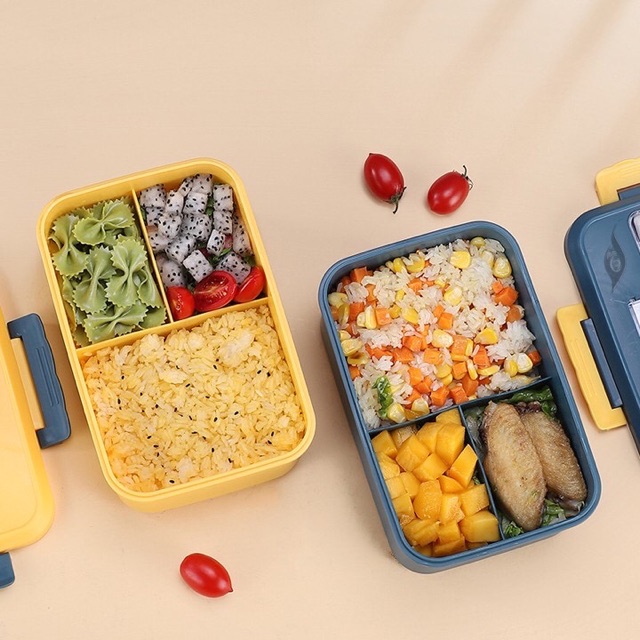 Hộp cơm 3 ngăn tặng kèm đũa và thìa inox