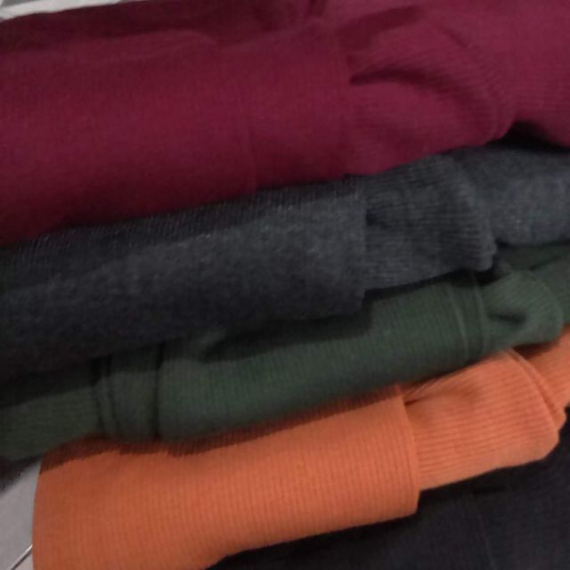 Váy body tay dài thun gân xẻ sau