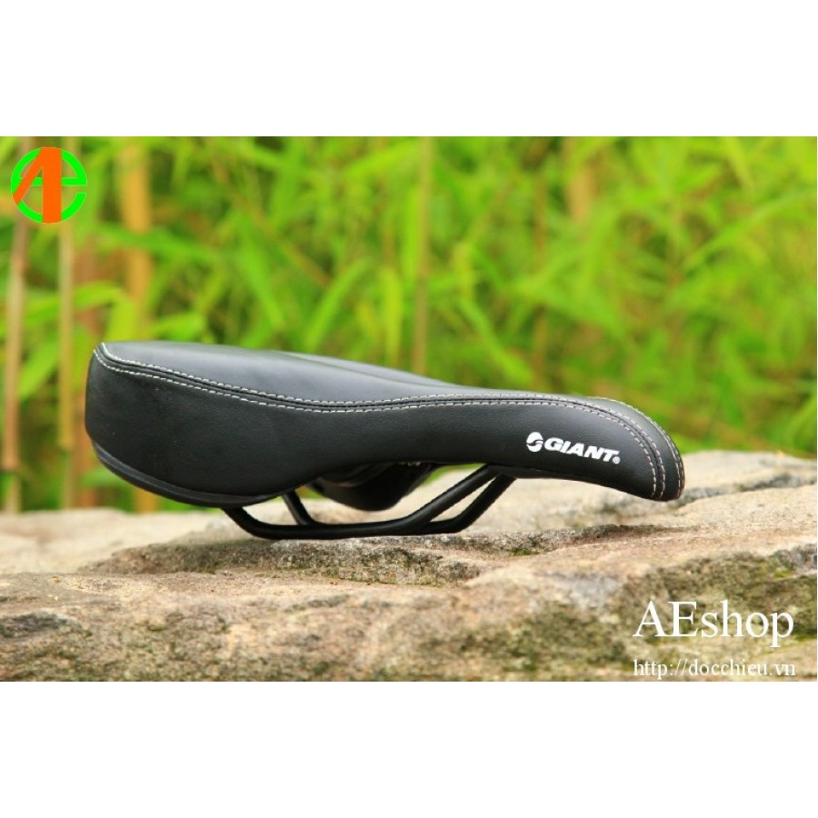 Yên xe đạp có rãnh thoáng