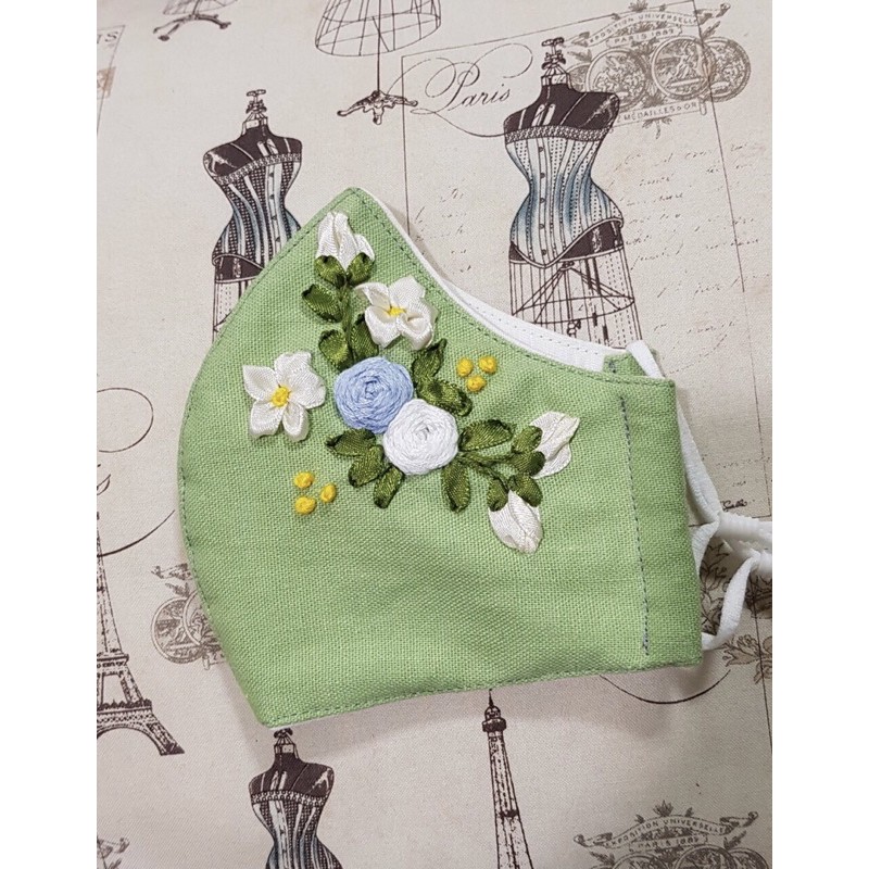 Khẩu trang thêu handmade