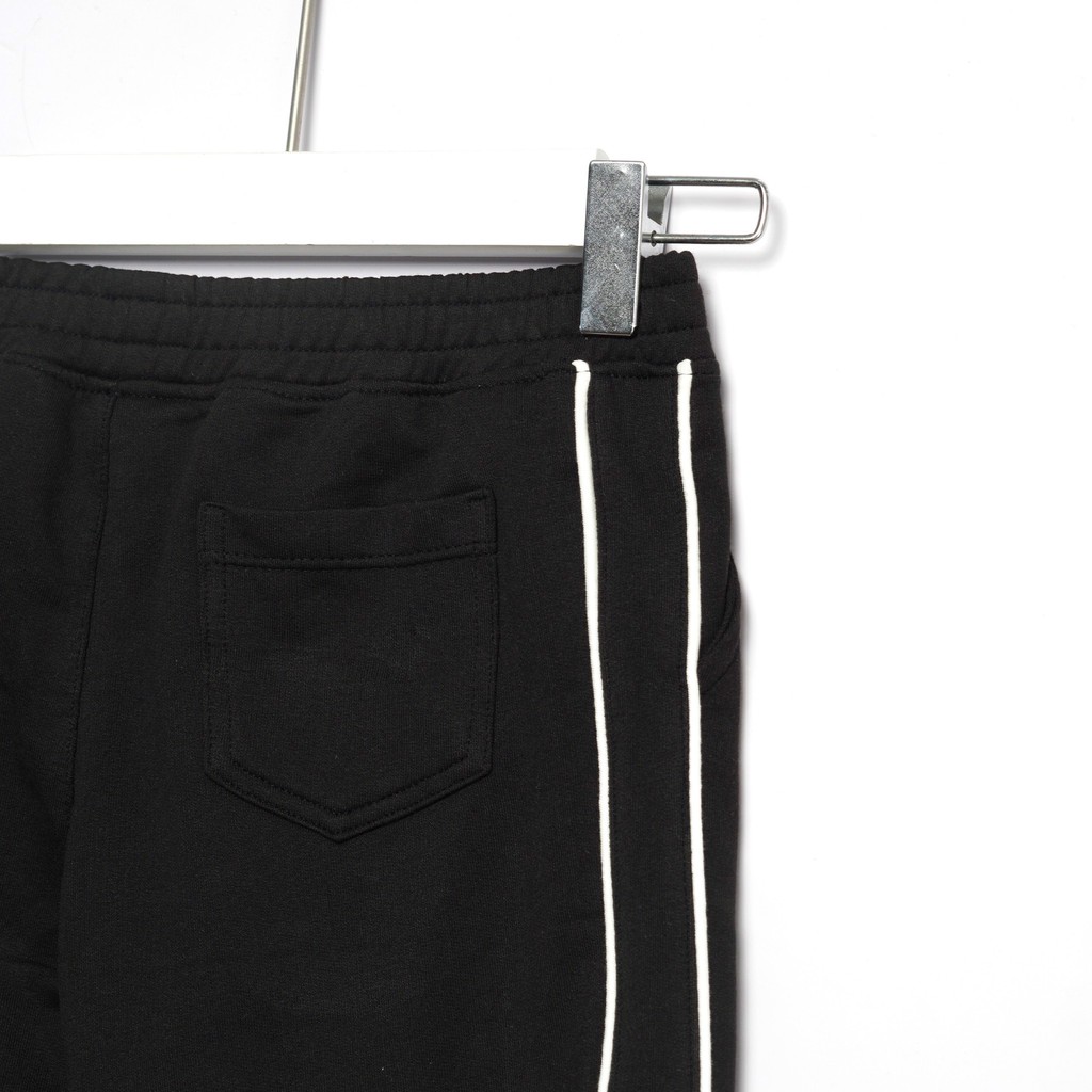 QUẦN SHORT THỂ THAO BÉ TRAI 2 SỌC LÉ MÀU