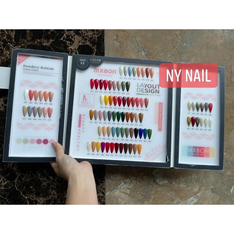 tặng kèm base top + sổ bảng màu
